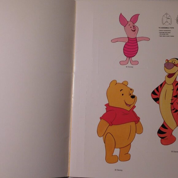 Vintage Winnie the Pooh Paper Doll Book Let's Dress Up 1999 Golden Books - Picture 5 of 8